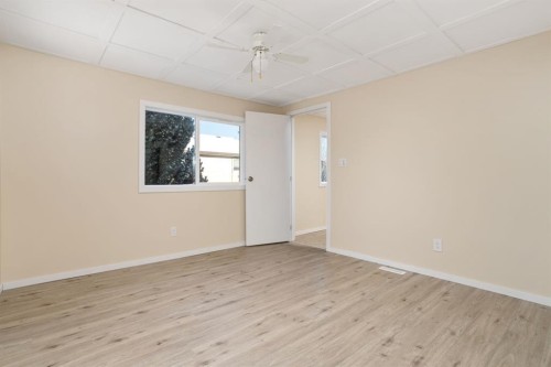 11 1St Avenue North, Hay Lakes, AB - Indoor Photo Showing Other Room