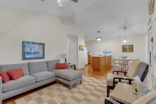 5003 36 Street, Sylvan Lake, AB - Indoor Photo Showing Living Room