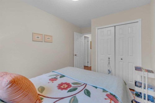 5003 36 Street, Sylvan Lake, AB - Indoor Photo Showing Bedroom