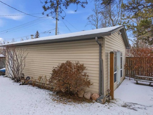 5003 36 Street, Sylvan Lake, AB - Outdoor