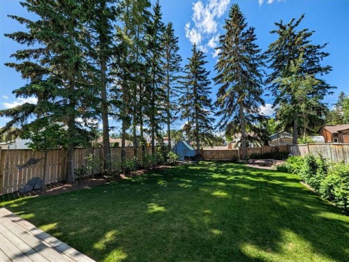5003 36 Street, Sylvan Lake, AB - Outdoor With Backyard