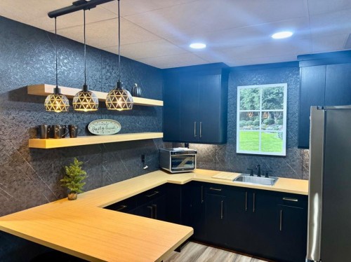 4710 52 Avenue, Camrose, AB 