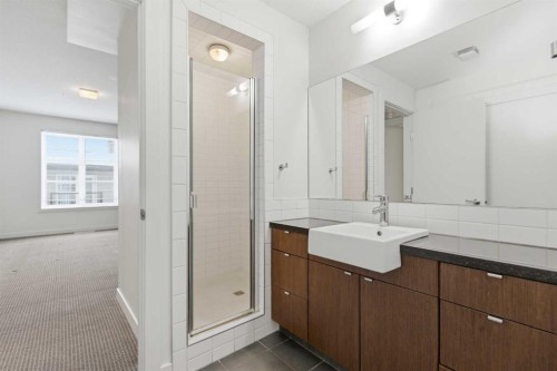 5132-2660 22 Street, Red Deer, AB - Indoor Photo Showing Bathroom