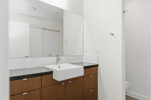 5132-2660 22 Street, Red Deer, AB - Indoor Photo Showing Bathroom