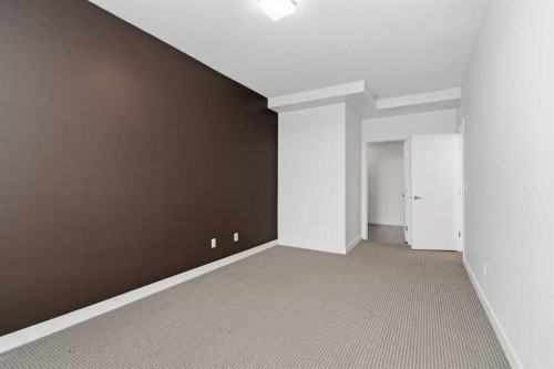 5132-2660 22 Street, Red Deer, AB - Indoor Photo Showing Other Room
