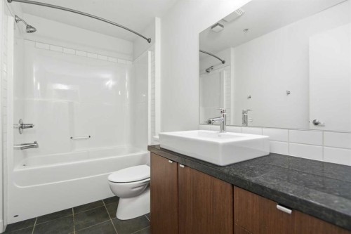 5132-2660 22 Street, Red Deer, AB - Indoor Photo Showing Bathroom
