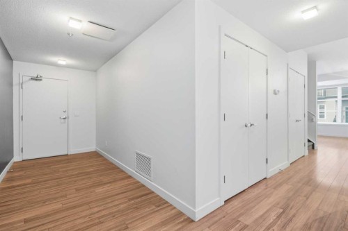 5132-2660 22 Street, Red Deer, AB - Indoor Photo Showing Other Room