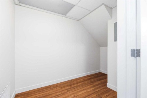 5132-2660 22 Street, Red Deer, AB - Indoor Photo Showing Other Room