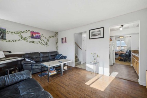34-5935 63 Street, Red Deer, AB - Indoor Photo Showing Living Room