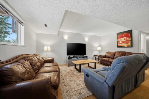 59 Baird Street, Red Deer, AB - Indoor Photo Showing Living Room