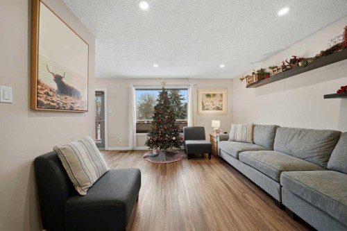 59 Baird Street, Red Deer, AB - Indoor Photo Showing Living Room