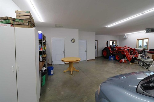 93039 Range Road 164, Taber, AB - Indoor Photo Showing Garage