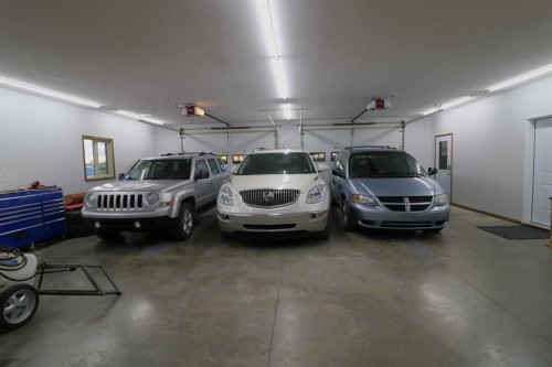 93039 Range Road 164, Taber, AB - Indoor Photo Showing Garage