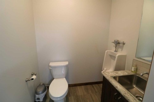 93039 Range Road 164, Taber, AB - Indoor Photo Showing Bathroom