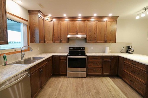 93039 Range Road 164, Taber, AB - Indoor Photo Showing Kitchen With Double Sink