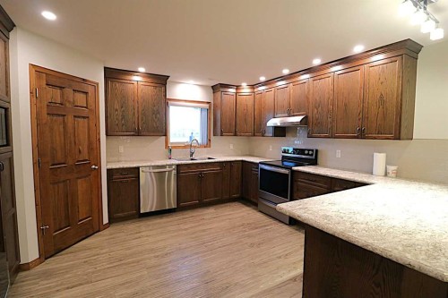93039 Range Road 164, Taber, AB - Indoor Photo Showing Kitchen With Double Sink
