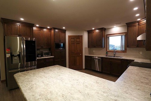 93039 Range Road 164, Taber, AB - Indoor Photo Showing Kitchen With Double Sink