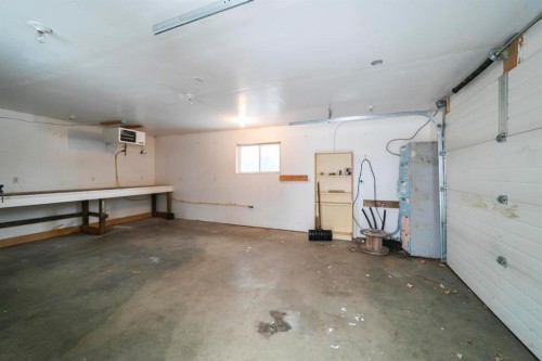 49021 Range Road 203, Rural Camrose County, AB - Indoor Photo Showing Garage