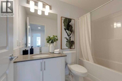 438-65 Belvedere Pointe Se, Calgary, AB - Indoor Photo Showing Bathroom