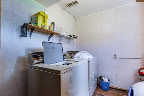 36258 Range Road 275, Rural Red Deer County, AB - Indoor Photo Showing Laundry Room