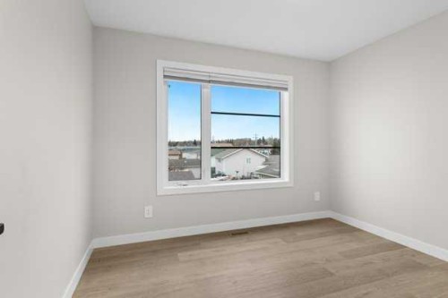 1-4413 48 Avenue, Sylvan Lake, AB - Indoor Photo Showing Other Room