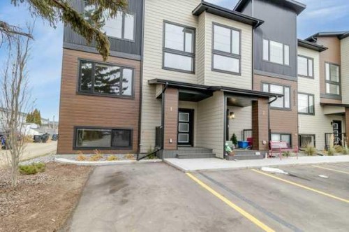 1-4413 48 Avenue, Sylvan Lake, AB - Outdoor With Facade