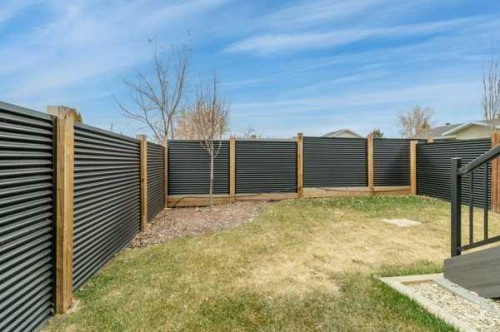 1-4413 48 Avenue, Sylvan Lake, AB - Outdoor