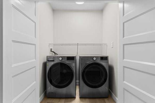 4-4413 48 Avenue, Sylvan Lake, AB - Indoor Photo Showing Laundry Room