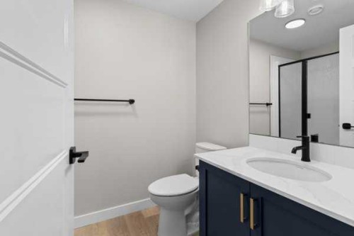 4-4413 48 Avenue, Sylvan Lake, AB - Indoor Photo Showing Bathroom