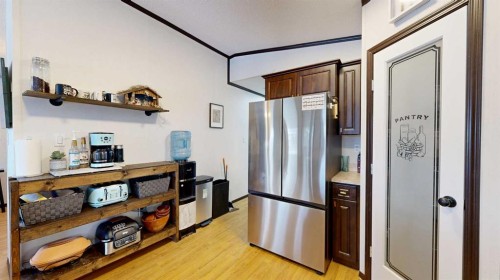 105 5 Avenue, Gadsby, AB - Indoor Photo Showing Other Room