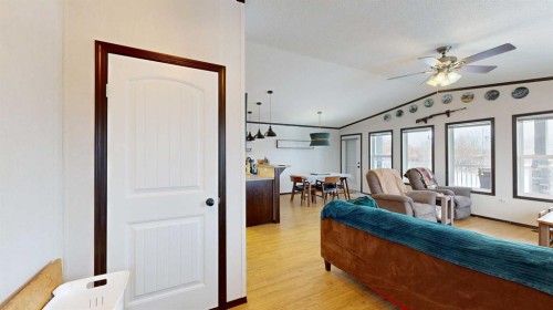 105 5 Avenue, Gadsby, AB - Indoor