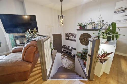 10 Halsall Street, Sylvan Lake, AB - Indoor Photo Showing Other Room