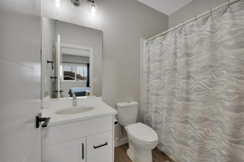 12 Hammond Close, Sylvan Lake, AB - Indoor Photo Showing Bathroom