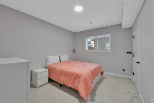12 Hammond Close, Sylvan Lake, AB - Indoor Photo Showing Bedroom