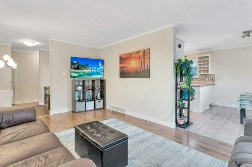 5702 West Park Crescent, Red Deer, AB - Indoor Photo Showing Living Room
