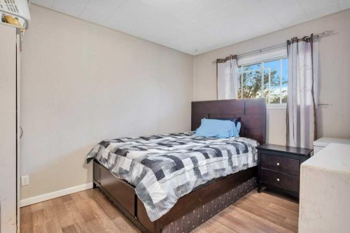 5702 West Park Crescent, Red Deer, AB - Indoor Photo Showing Bedroom