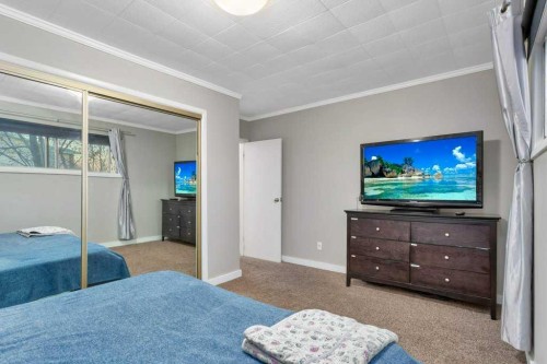 5702 West Park Crescent, Red Deer, AB - Indoor Photo Showing Bedroom