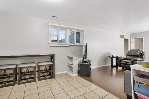 5702 West Park Crescent, Red Deer, AB - Indoor