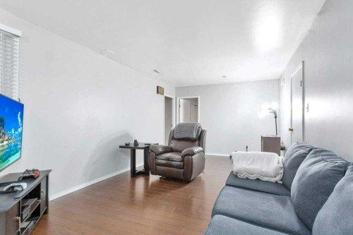 5702 West Park Crescent, Red Deer, AB - Indoor