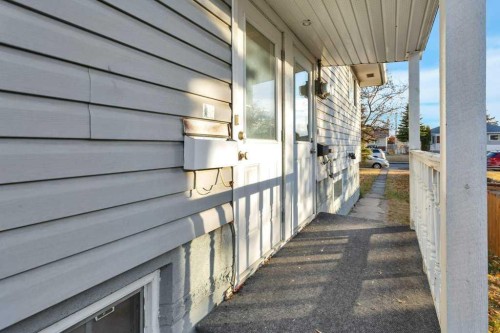 5702 West Park Crescent, Red Deer, AB - Outdoor