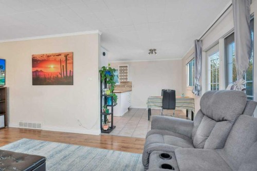 5702 West Park Crescent, Red Deer, AB - Indoor Photo Showing Living Room