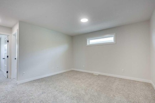 117 Crestview Boulevard, Sylvan Lake, AB - Indoor Photo Showing Other Room