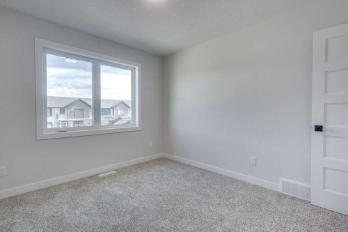 117 Crestview Boulevard, Sylvan Lake, AB - Indoor Photo Showing Other Room