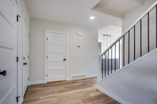 117 Crestview Boulevard, Sylvan Lake, AB - Indoor Photo Showing Other Room