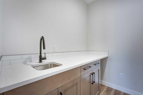 117 Crestview Boulevard, Sylvan Lake, AB - Indoor Photo Showing Kitchen