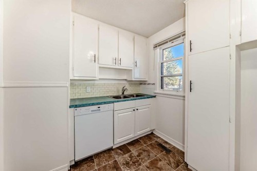 168 Tamarac Boulevard, Springbrook, AB - Indoor Photo Showing Kitchen With Double Sink