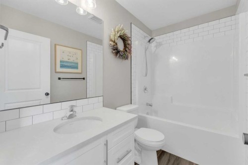 4146 Ryders Ridge Boulevard, Sylvan Lake, AB - Indoor Photo Showing Bathroom