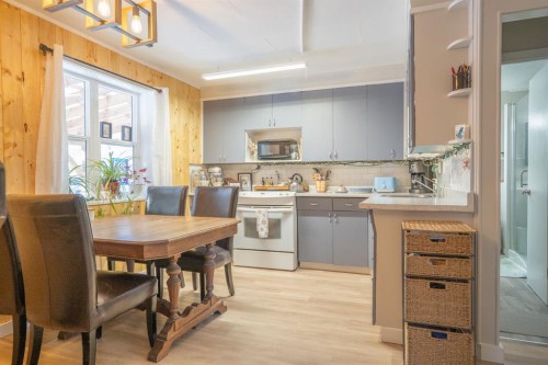 5010 53Rd Avenue, Bashaw, AB - Indoor