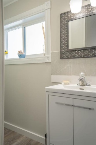 5010 53Rd Avenue, Bashaw, AB - Indoor Photo Showing Bathroom