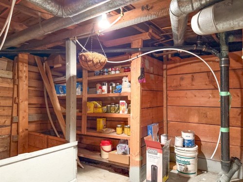 5010 53Rd Avenue, Bashaw, AB - Indoor